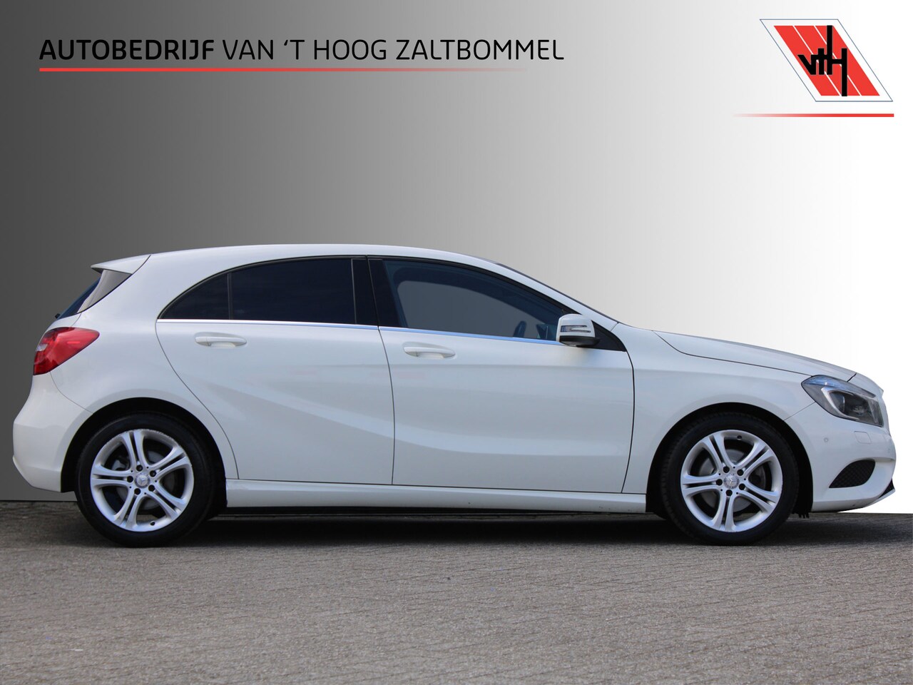 Mercedes-Benz A-klasse - 180 AUT7 Ambition LEDER NAVI XENON 18'' H&K CAMERA - AutoWereld.nl