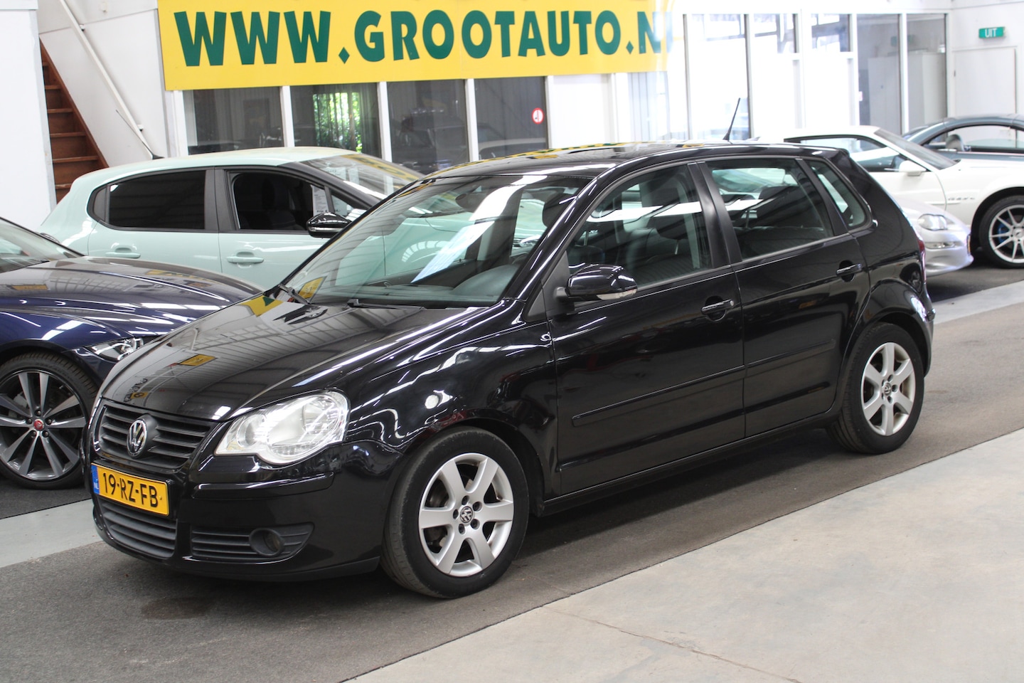 Volkswagen Polo - 1.4-16V Sportline Leer, Airco, Stuurbekrachtiging - AutoWereld.nl