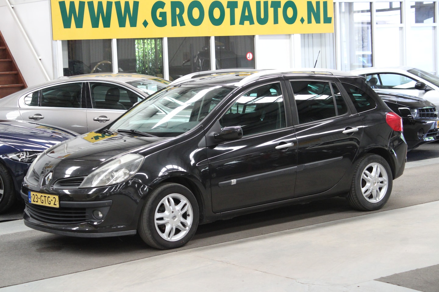 Renault Clio Estate - 1.2 TCE Corporate Sport NAP, Airco, Trekhaak, Cruise control - AutoWereld.nl