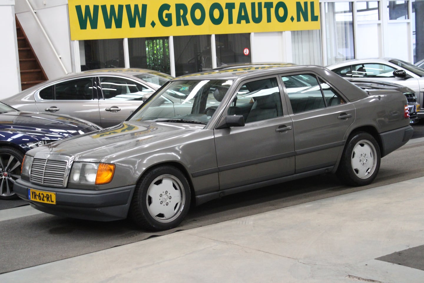 Mercedes-Benz 200-500 (W124) - 230 E Automaat NAP, Airco, Schuif-/Kanteldak elek., Trekhaak - AutoWereld.nl