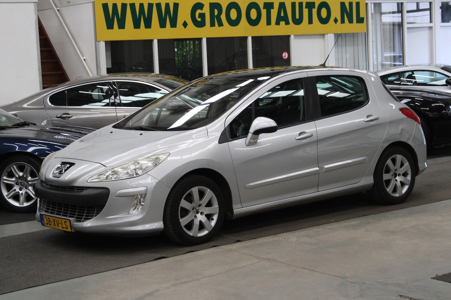 Peugeot 308 - 1.6 VTi XT Panoramadak, NAP, Airco, Cruise control - AutoWereld.nl