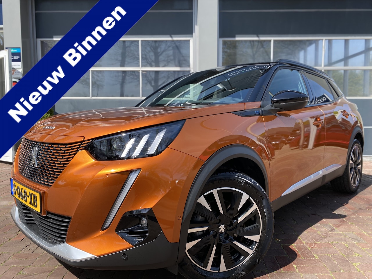 Peugeot e-2008 - 2000,- subsidie EV GT Pack 50 kWh | ACC | Line assist | 3D Cockpit | Leder | Dealer onderh - AutoWereld.nl