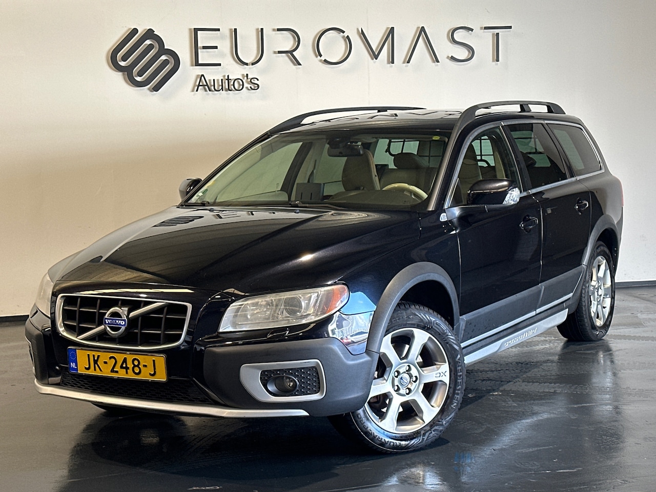 Volvo XC70 - 2.4D Momentum Airco - Leder - - AutoWereld.nl