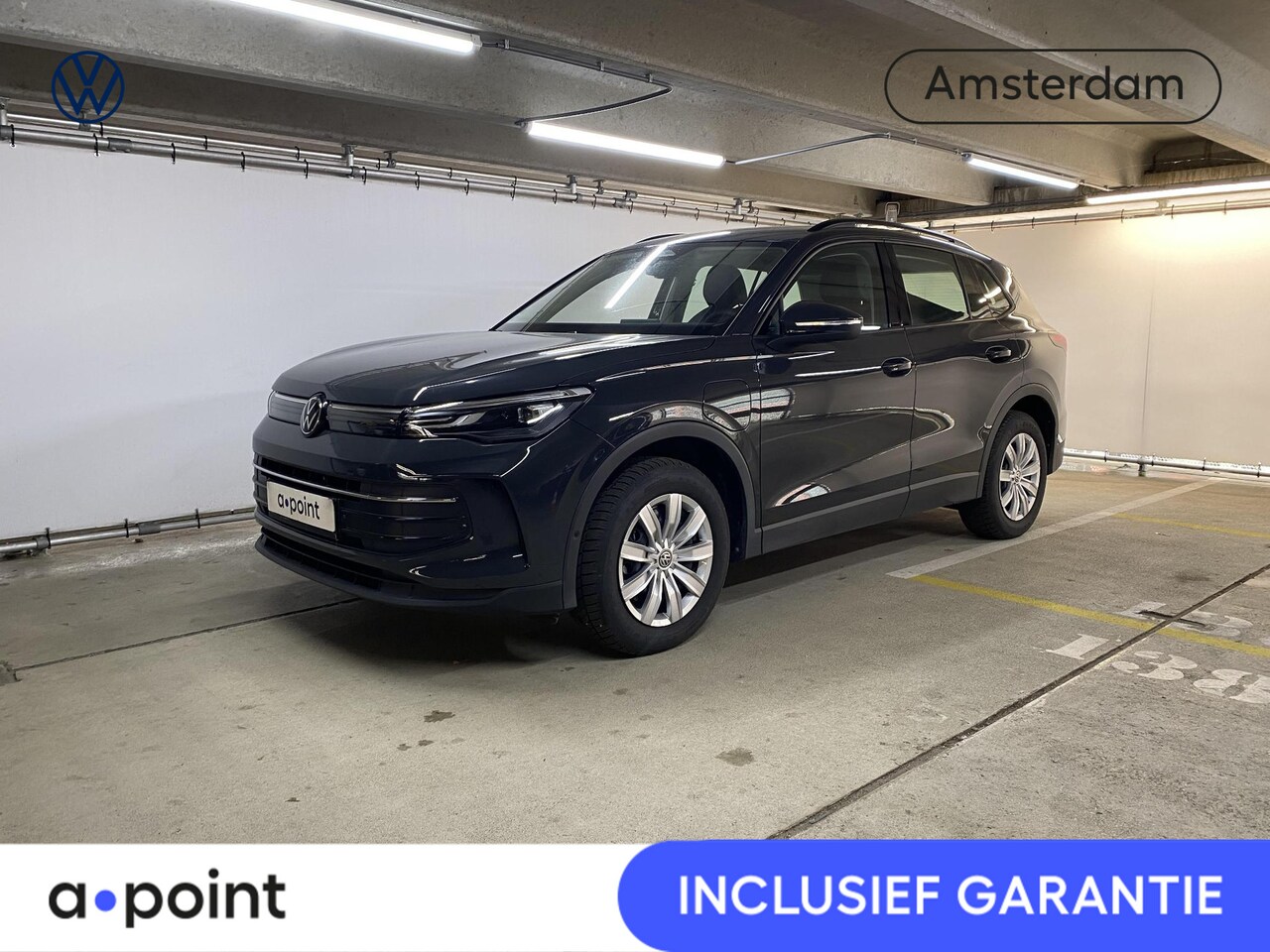 Volkswagen Tiguan - 1.5 eHybrid Life Edition 204 pk Automaat (DSG) | Navigatie | Elektr. trekhaak | Parkeersen - AutoWereld.nl