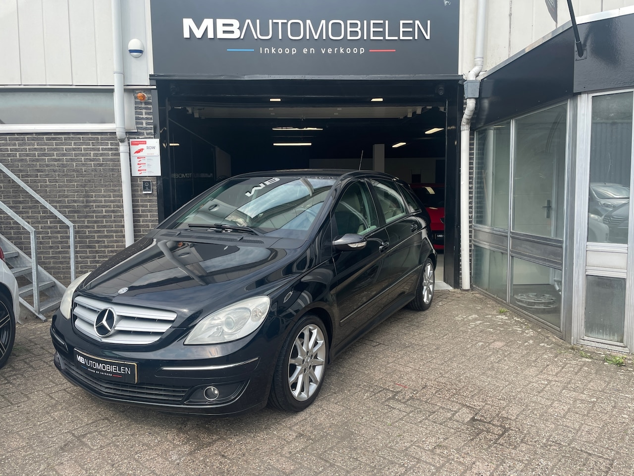 Mercedes-Benz B-klasse - Mercedes-Benz B-klasse 170/Airco/APK/Nap/5 Deurs/zwart!! - AutoWereld.nl