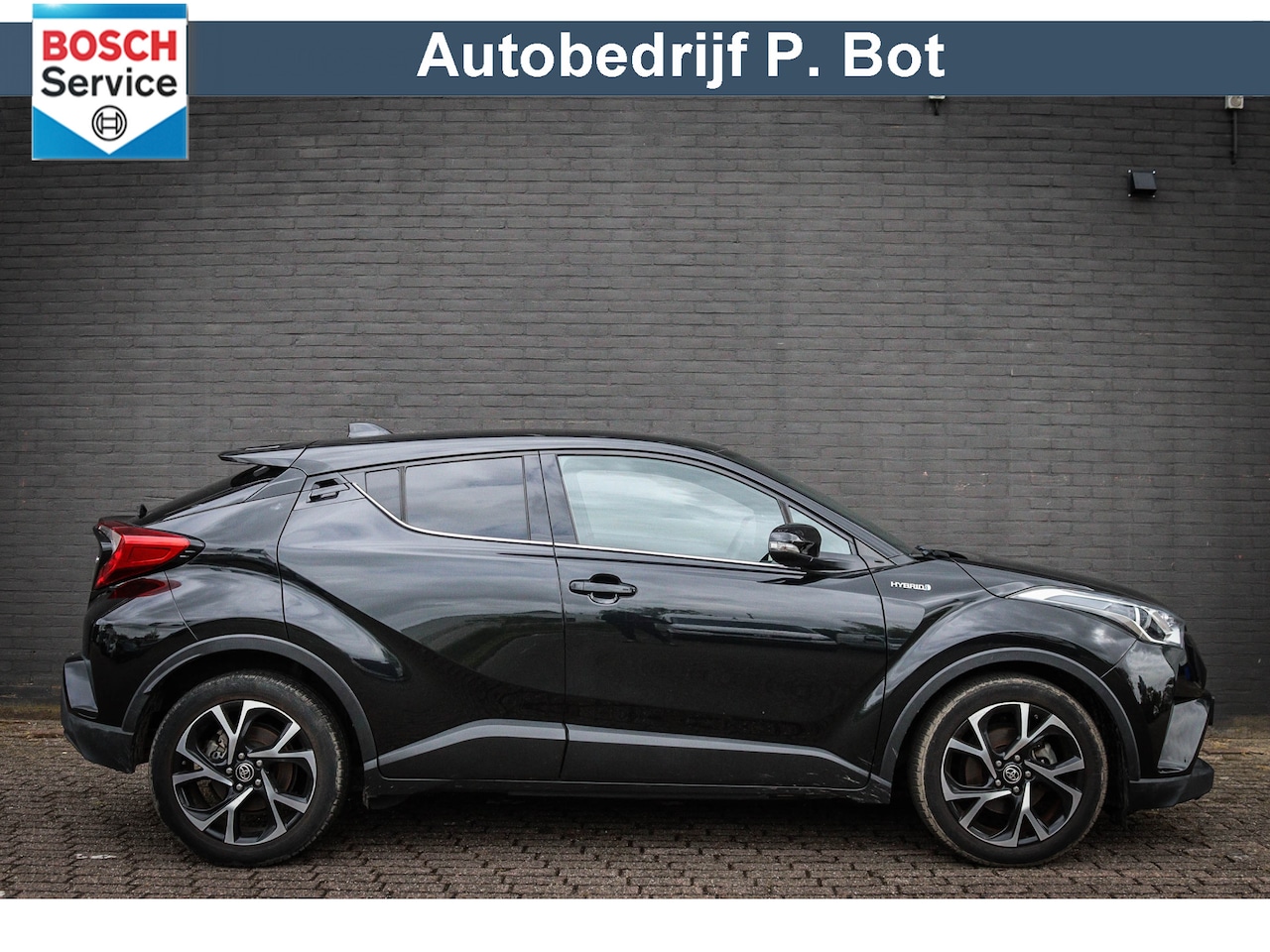 Toyota C-HR - 1.8 Hybrid Dynamic Nieuw binnen, wordt nog showroom klaar gemaakt - AutoWereld.nl