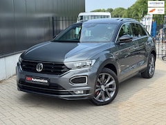 Volkswagen T-Roc - 1.5 TSI Sport R-Line Pano Virtual Cockpit Camera Carplay Trekhaak