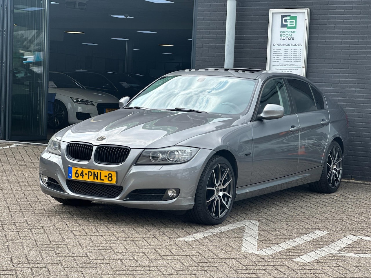 BMW 3-serie - 320i Business Line/PANO-DAK/NAVI/XENON/NETTE STAAT!! - AutoWereld.nl