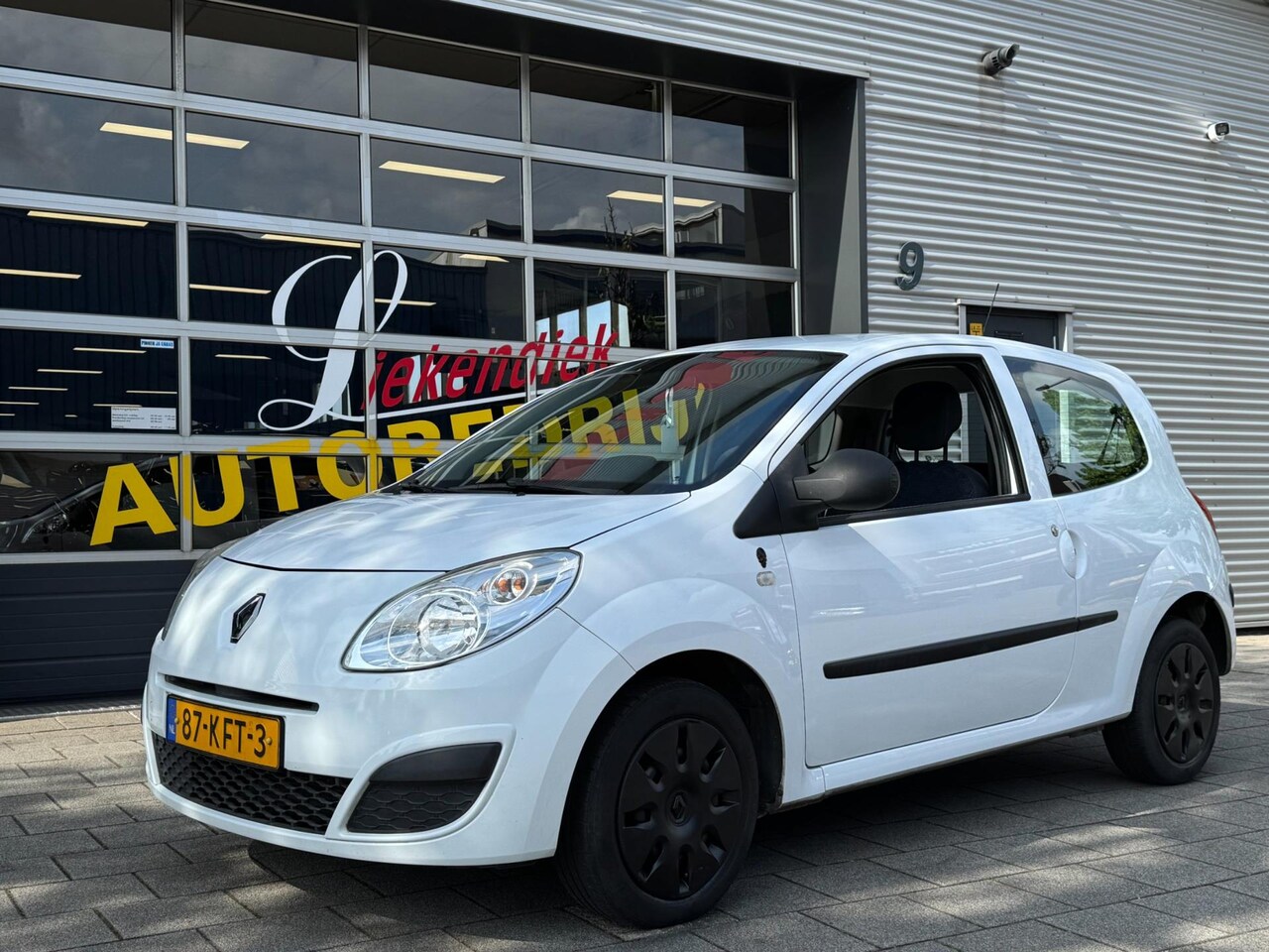Renault Twingo - 1.2 White @ Black Edition - Airco I Comfort pakket I Dealer onderhouden & Nwe APK 2026 - AutoWereld.nl