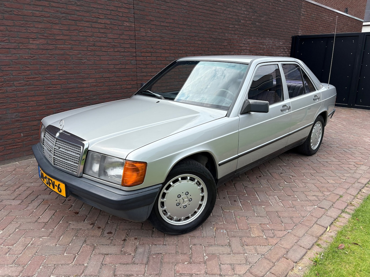 Mercedes-Benz 190-serie - 2.0 E Automaat Belastingvrij Nieuwe APK - AutoWereld.nl