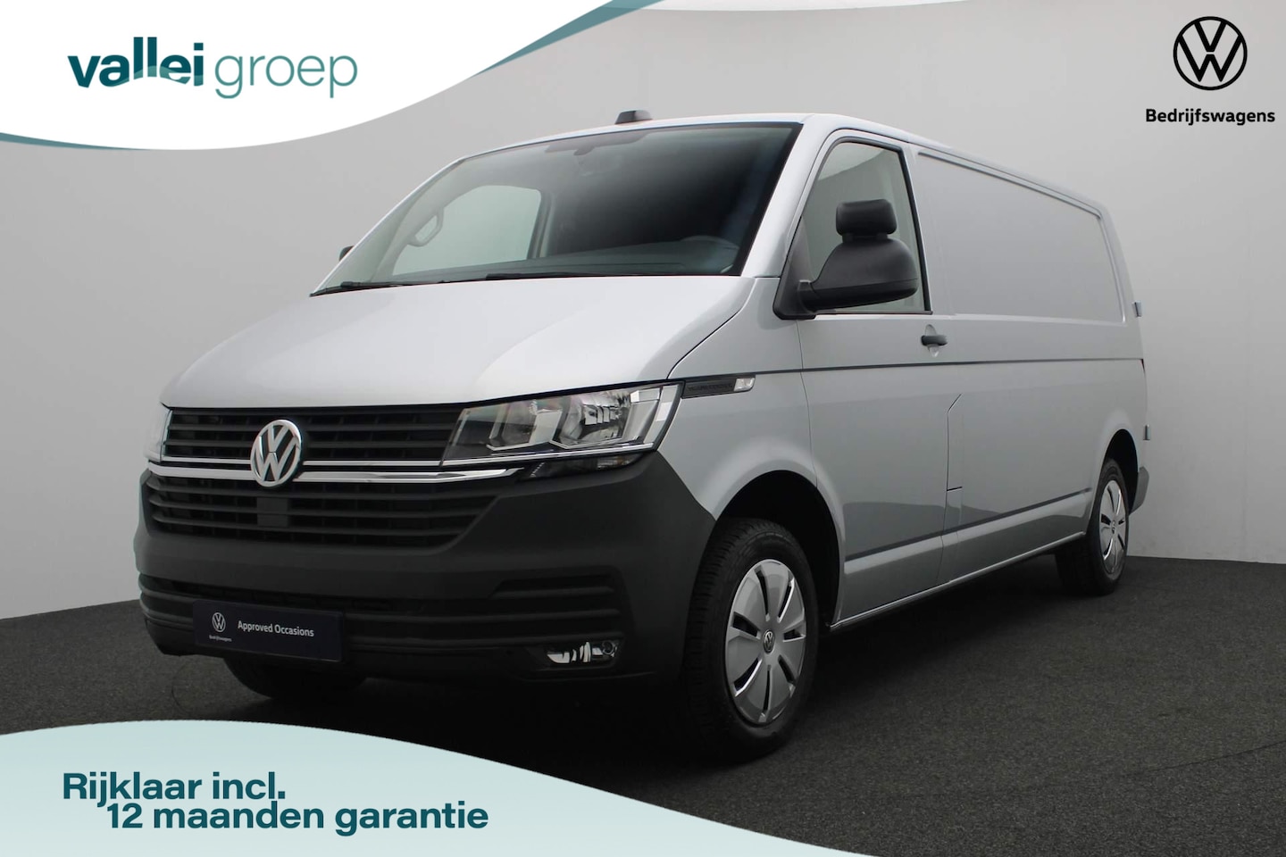 Volkswagen Transporter - 2.0 TDI L2H1 150PK 28 Comfortline | 3-zits | Parkeersensoren achter | Navi | Apple Carplay - AutoWereld.nl