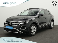 Volkswagen T-Roc - 1.5 TSI 150 pk DSG Style | Panoramadak | Trekhaak | Achteruitrijcamera | Stoelverwarming |