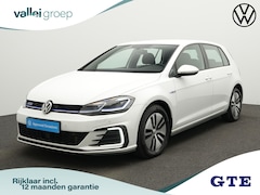Volkswagen Golf - 1.4 TSI 204 pk DSG GTE | Navigatie Discover Pro | Stoelverwarming | Parkeersensoren voor/a