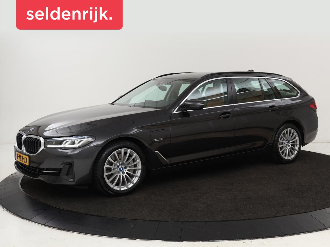 BMW 5-serie Touring - 530e Business Edition Plus | LaserLight | Leder | Stoelverwarming | Carplay | Live Cockpit - AutoWereld.nl
