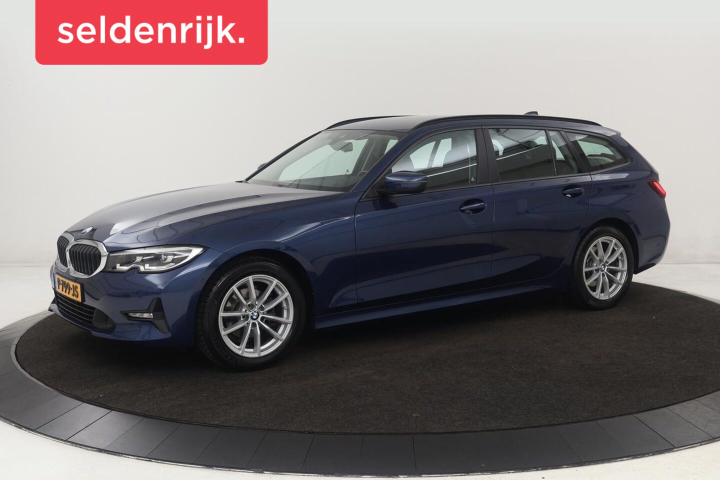 BMW 3-serie Touring - 318i Business Edition | Stoelverwarming | Camera | Carplay | Live Cockpit | Full LED | Nav - AutoWereld.nl