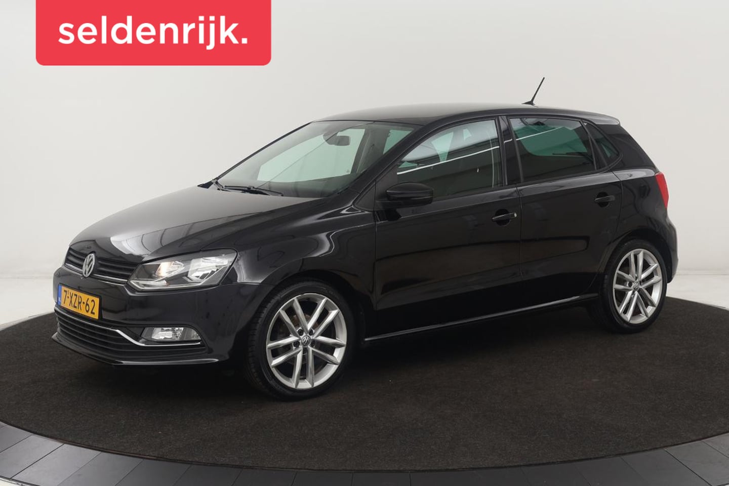 Volkswagen Polo - 1.2 TSI Highline | Navigatie | Climate control | Cruise control | Bluetooth | Regen-/licht - AutoWereld.nl