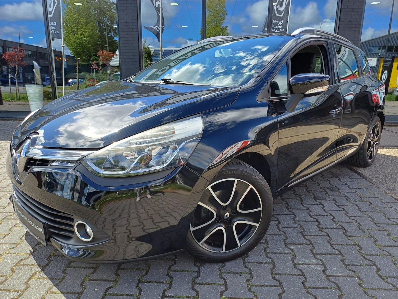 Renault Clio Estate - 0.9 TCe Expression Navi Airco - AutoWereld.nl