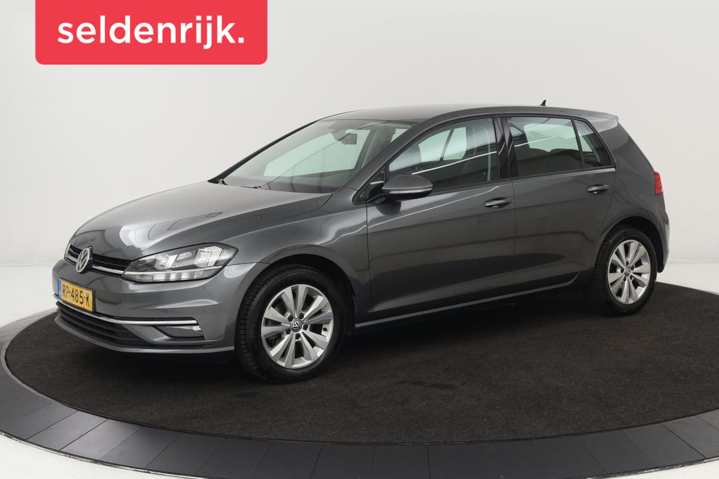 Volkswagen Golf - 1.0 TSI Comfortline | Carplay | Navigatie | Adaptive cruise | Climate control | PDC | Blue - AutoWereld.nl