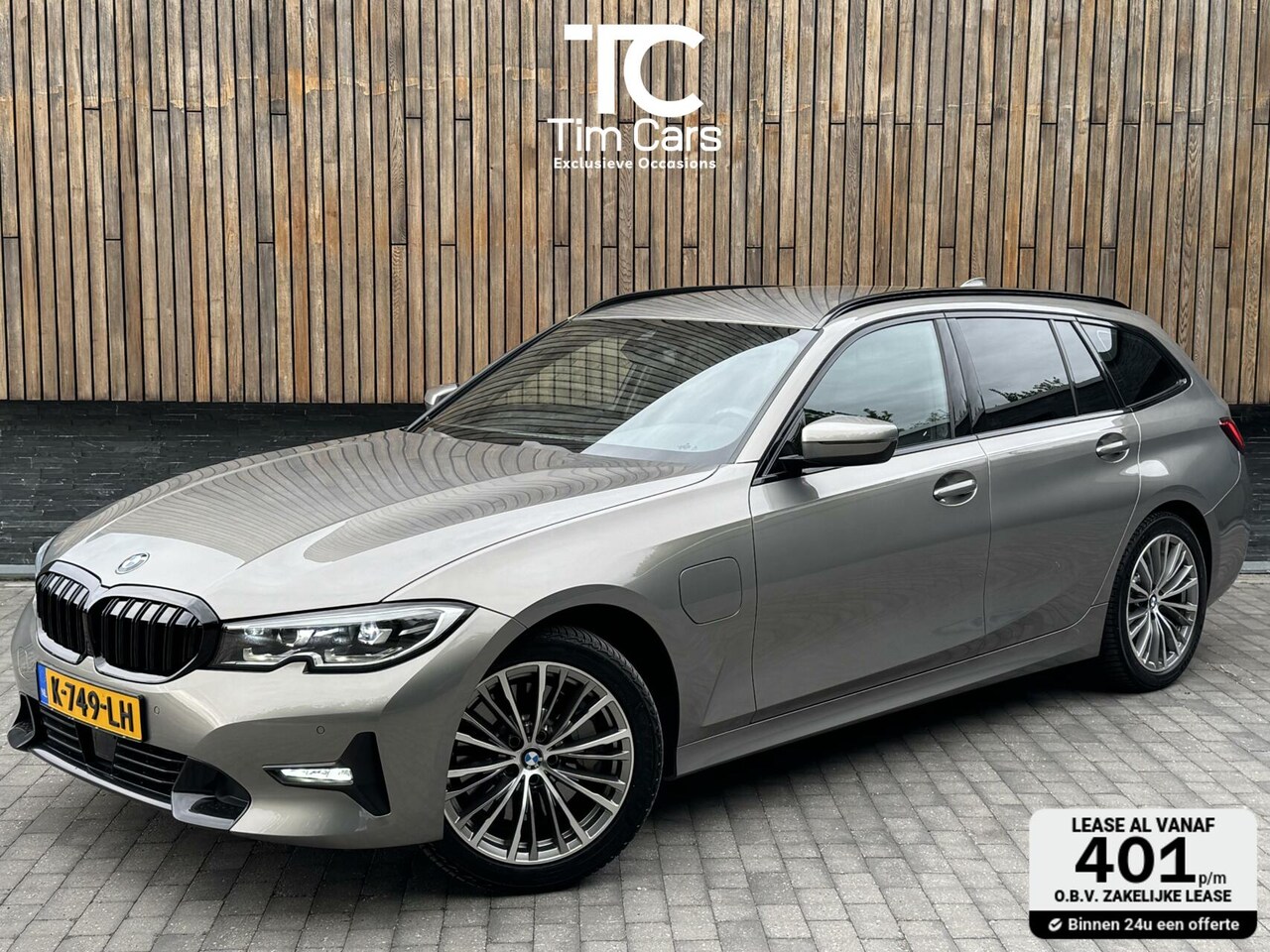 BMW 3-serie Touring - 330e Automaat | Leer | Adaptieve cruise control | DAB radio | Getint glas | LED verlichtin - AutoWereld.nl