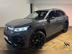 Volkswagen Tiguan - 1.5 eTSI R-Line PANO KEYLESS 360'