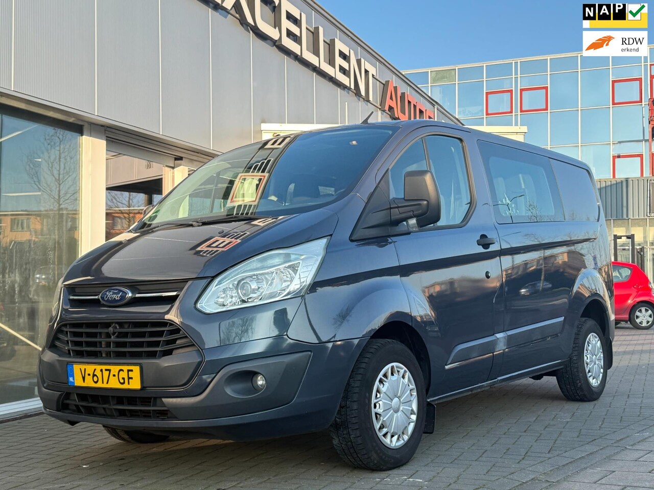 Ford Transit Custom - 290 2.2 TDCI L1H1 Trend DC - 6 P - Navigatie - AutoWereld.nl