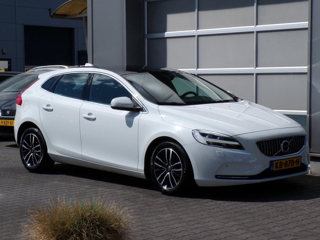 Volvo V40 - 2.0 T2 Nordic+|Cruise|Dak|Navi|BT|LED|CAM|PDC|Leer - AutoWereld.nl