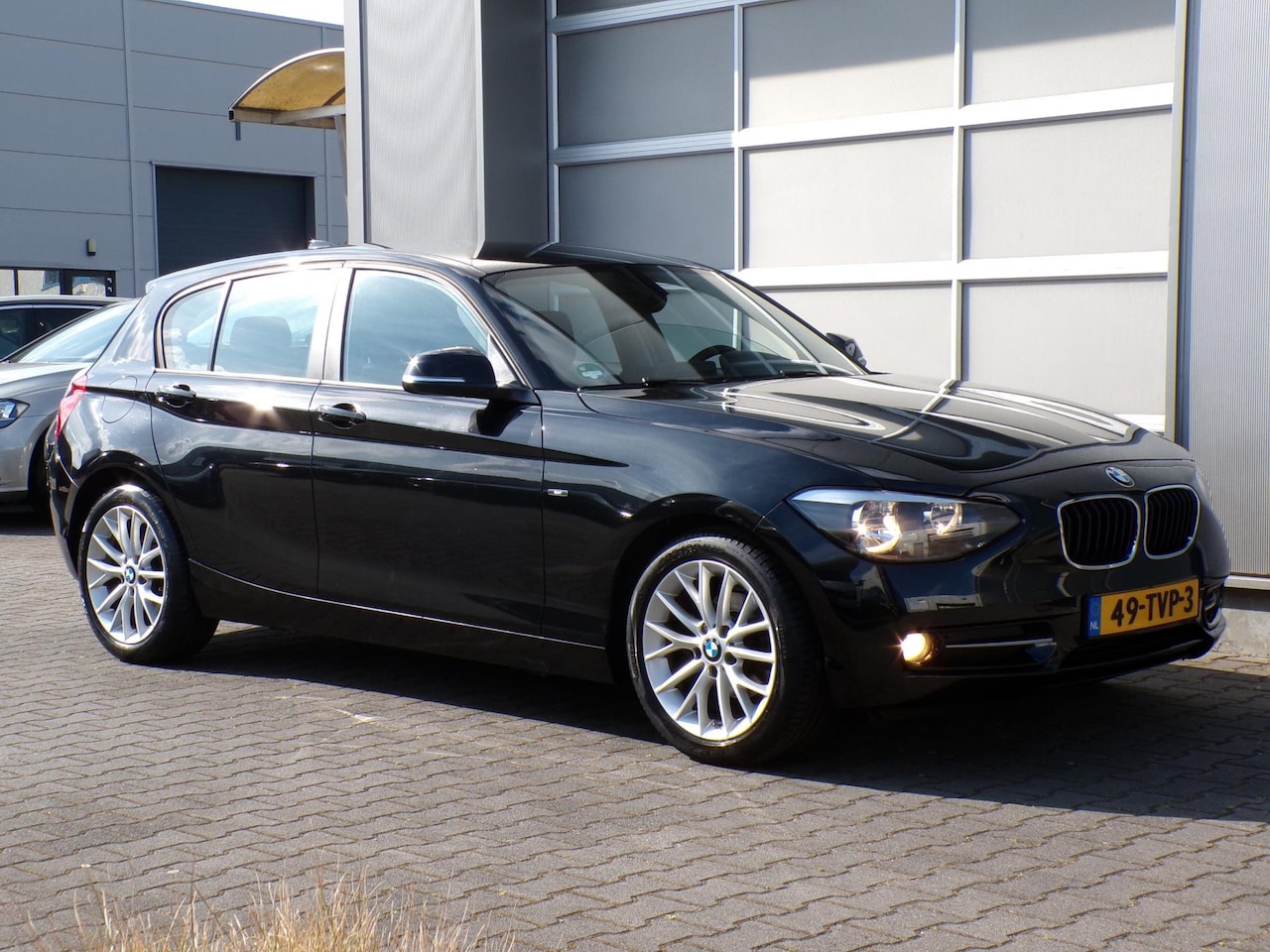 BMW 1-serie - 116i Business+ Navi/Cruise/PDC!! - AutoWereld.nl