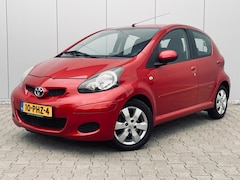 Toyota Aygo - 1.0-12V Aspiration Red Navigator