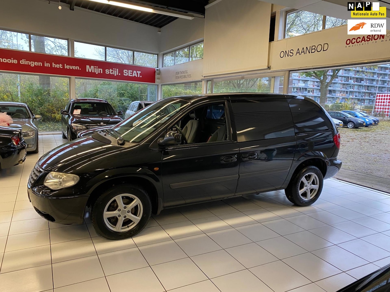Chrysler Ram Van - 2.5 CRD VAN - Grijs Kent - Youngtimer - BTW - AutoWereld.nl