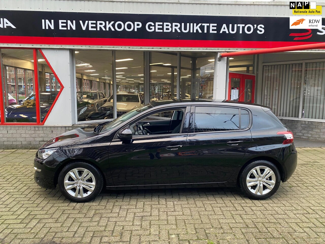 Peugeot 308 - 1.6 BlueHDi Executive - Pano - Navi - Inruil Mog - AutoWereld.nl