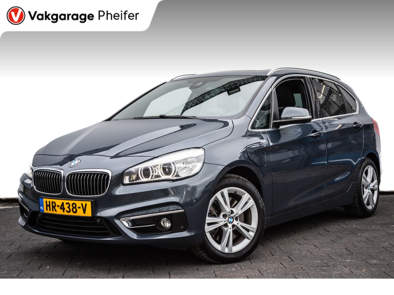BMW 2-serie Active Tourer - 225xe Aut. Plug-in High Executive Panoramadak/ Leer/ Sportstoelen/ Head up/ Stoelverwarmin - AutoWereld.nl