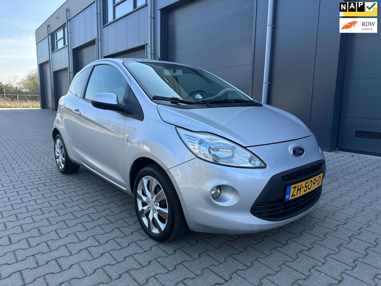 Ford Ka - 1.2 TITANIUM X BJ012 AIRCO ELEKTR-RAMEN - AutoWereld.nl