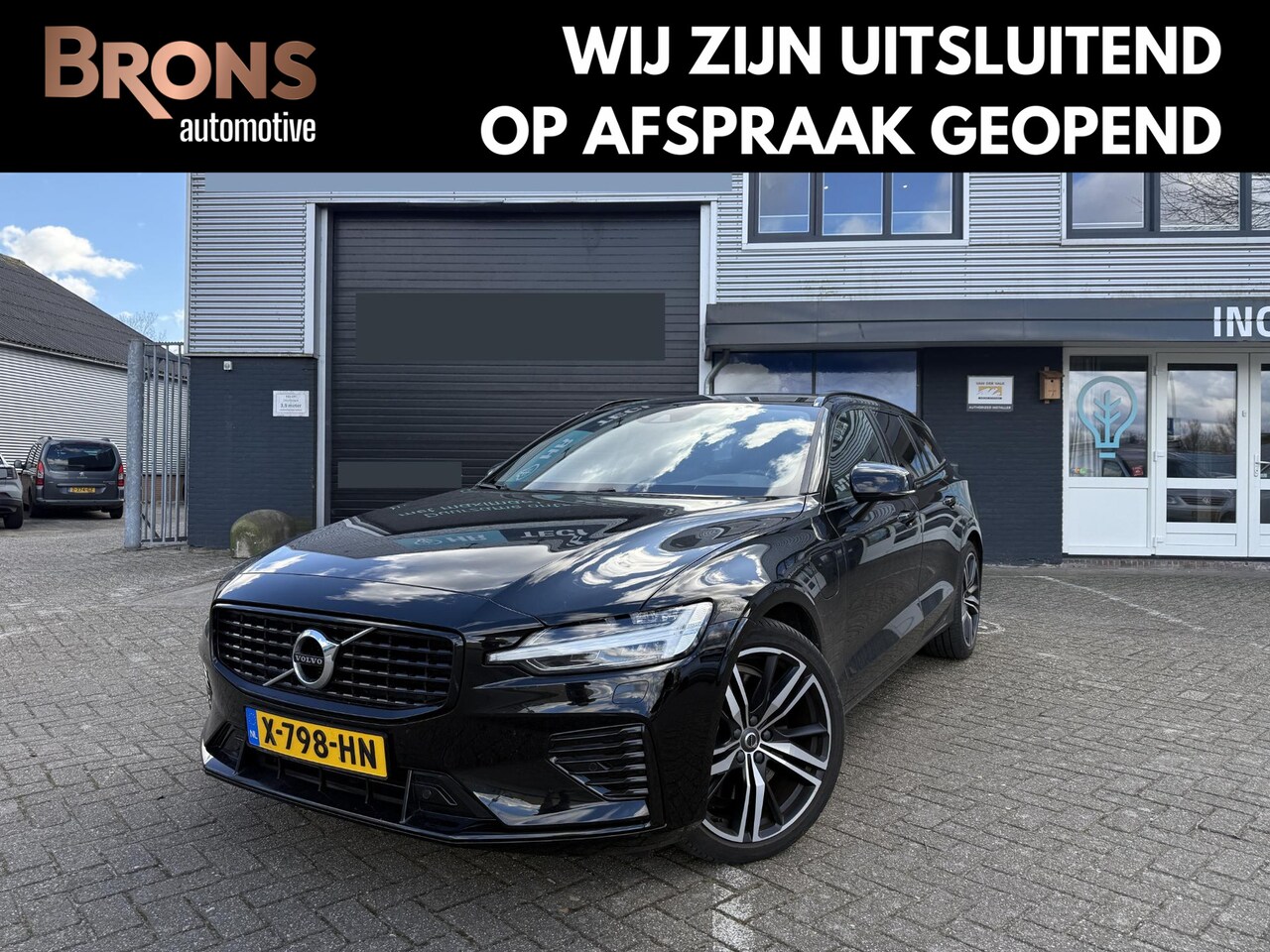 Volvo V60 - 2.0 T6 Recharge AWD R-Design 2.0 T6 Recharge AWD R-Design - AutoWereld.nl