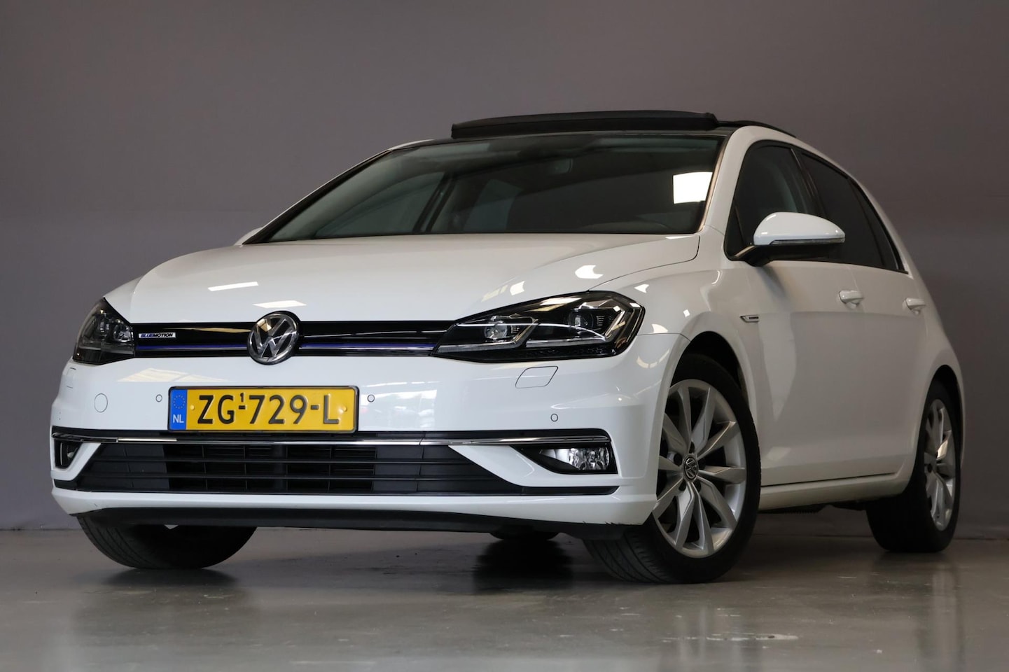 Volkswagen Golf - 1.5 TSI Highline |AUT|Panorama|Virtual| - AutoWereld.nl