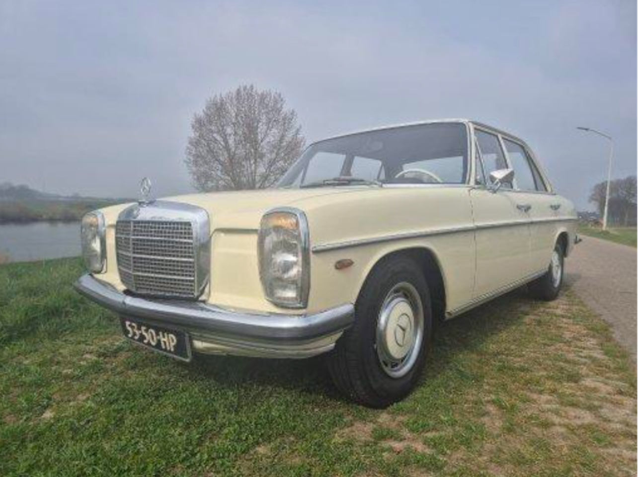 Mercedes-Benz 200-280 (W115) - 230 - AutoWereld.nl