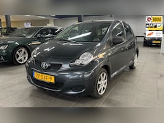Toyota Aygo - 1.0-12V Now eerste eigenaar 5-deurs airco elektrische pakket lm-velgen dealeronderhouden
