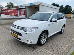 Mitsubishi Outlander - 2.0 PHEV Instyle+