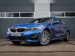 BMW 3-serie - 330e High Executive |Schuif dak |Memory seat |Sfeer verlichting |