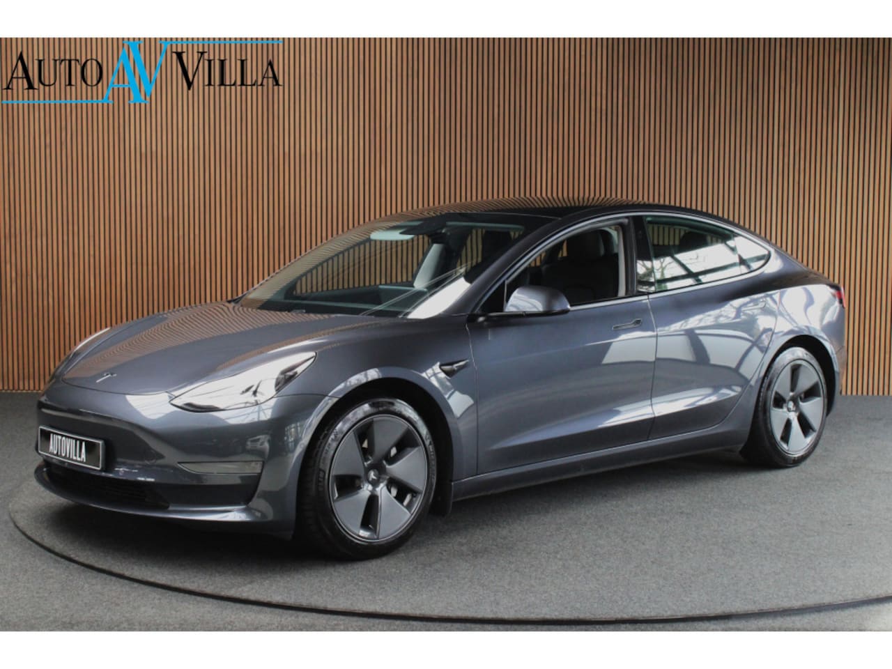 Tesla Model 3 - RWD ACC Autopilot Stuurverwarm. PDC Leer Navi Panoramadak 360° Elektr. achterklep Stoelver - AutoWereld.nl
