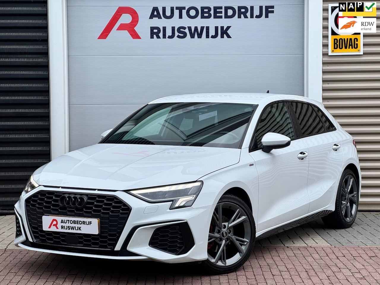 Audi A3 Sportback - 30 TFSI S edition Matrix/Navi/LaneAssist - AutoWereld.nl