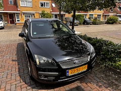 Ford Focus Wagon - 1.4-16V Ambiente