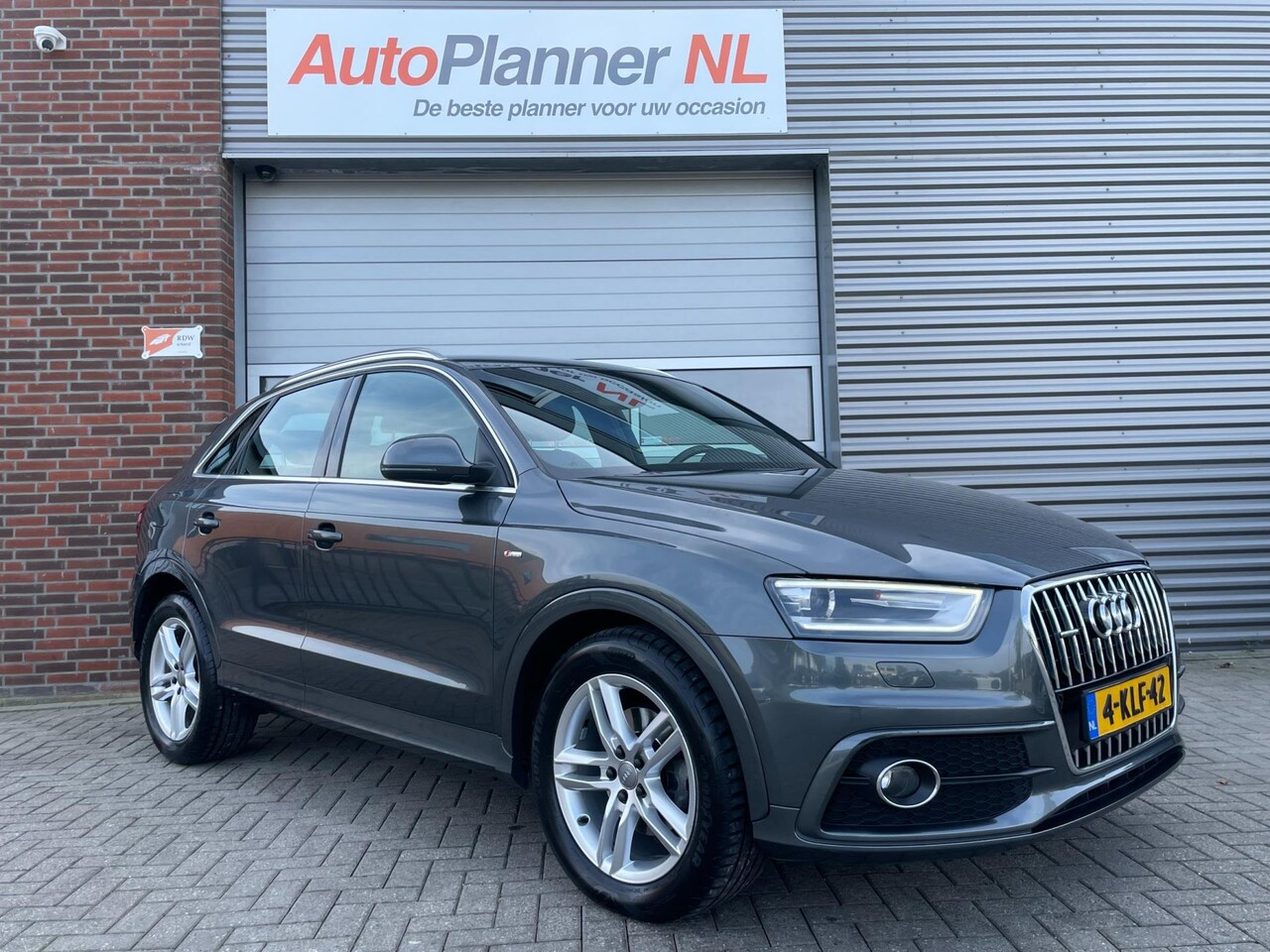 Audi Q3 - 2.0 TFSI Quattro! S-line! Clima! Cruise! Navi! PDC! - AutoWereld.nl