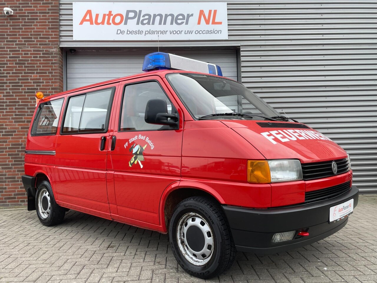 Volkswagen Transporter - 2.0 Benzine! Ex-Brandweer! 4-Pers.! - AutoWereld.nl