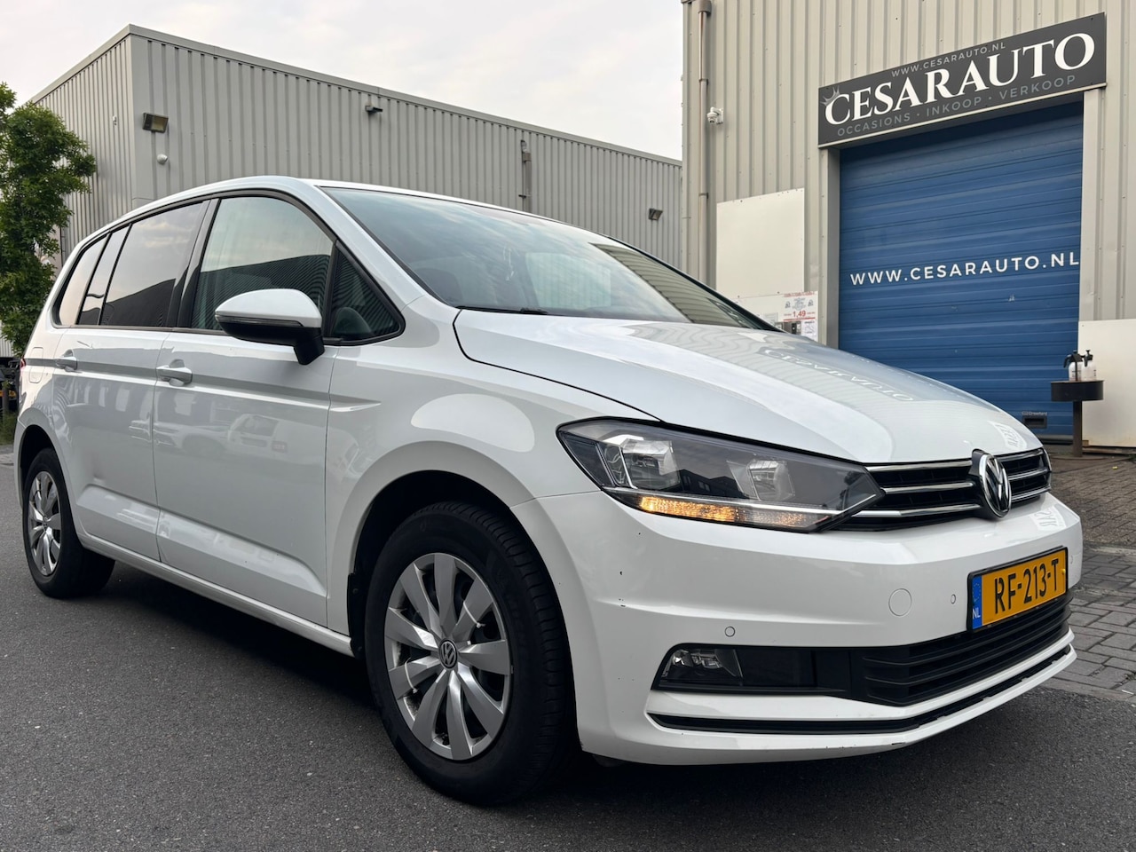 Volkswagen Touran - 2.0 TDI SCR AUTOMAAT - AutoWereld.nl