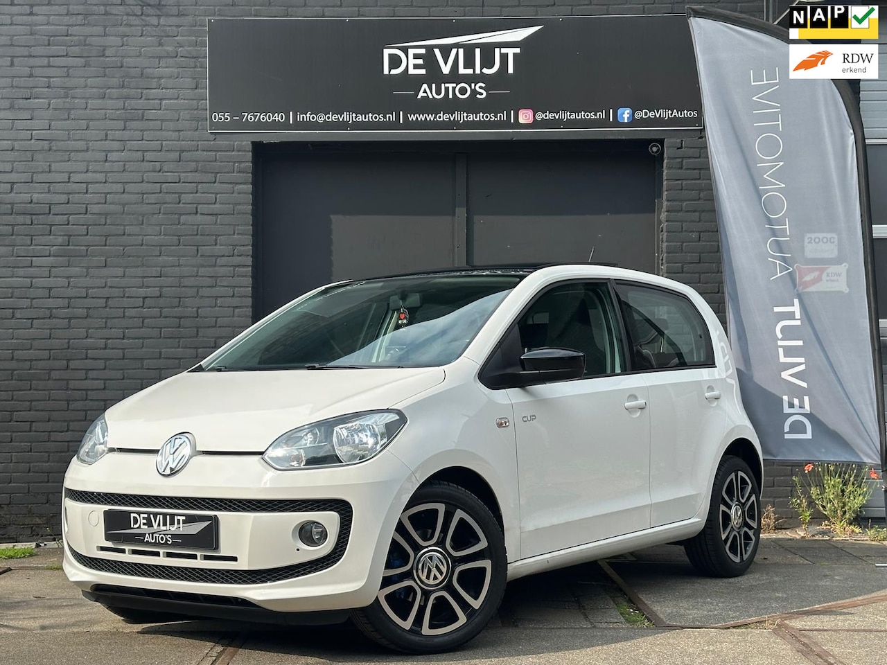 Volkswagen Up! - 1.0 CUP 5 DRS | Pano | Airco | Stoelverwarming | Navi | 1e Eigenaar | Alle Boekjes Aanwezi - AutoWereld.nl