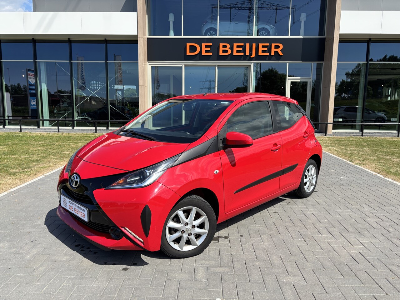 Toyota Aygo - 1.0 VVT-i Automaat Camera I Airco I Sportvelgen - AutoWereld.nl