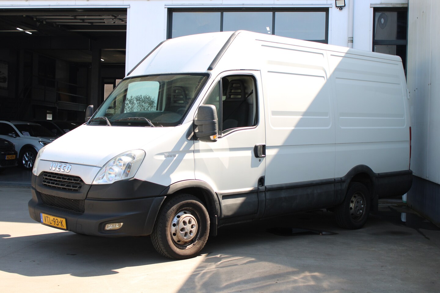 Iveco Daily - 35S15V 330 H2 |luchtvering - AutoWereld.nl