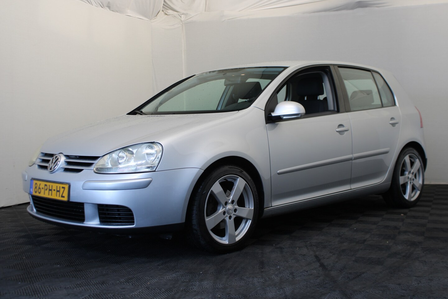 Volkswagen Golf - 1.6 FSI Sportline |Cruise|Trekhaak| - AutoWereld.nl
