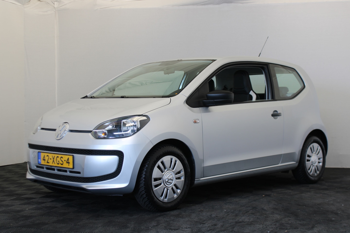 Volkswagen Up! - 1.0 take up! BlueMotion |Leder| - AutoWereld.nl