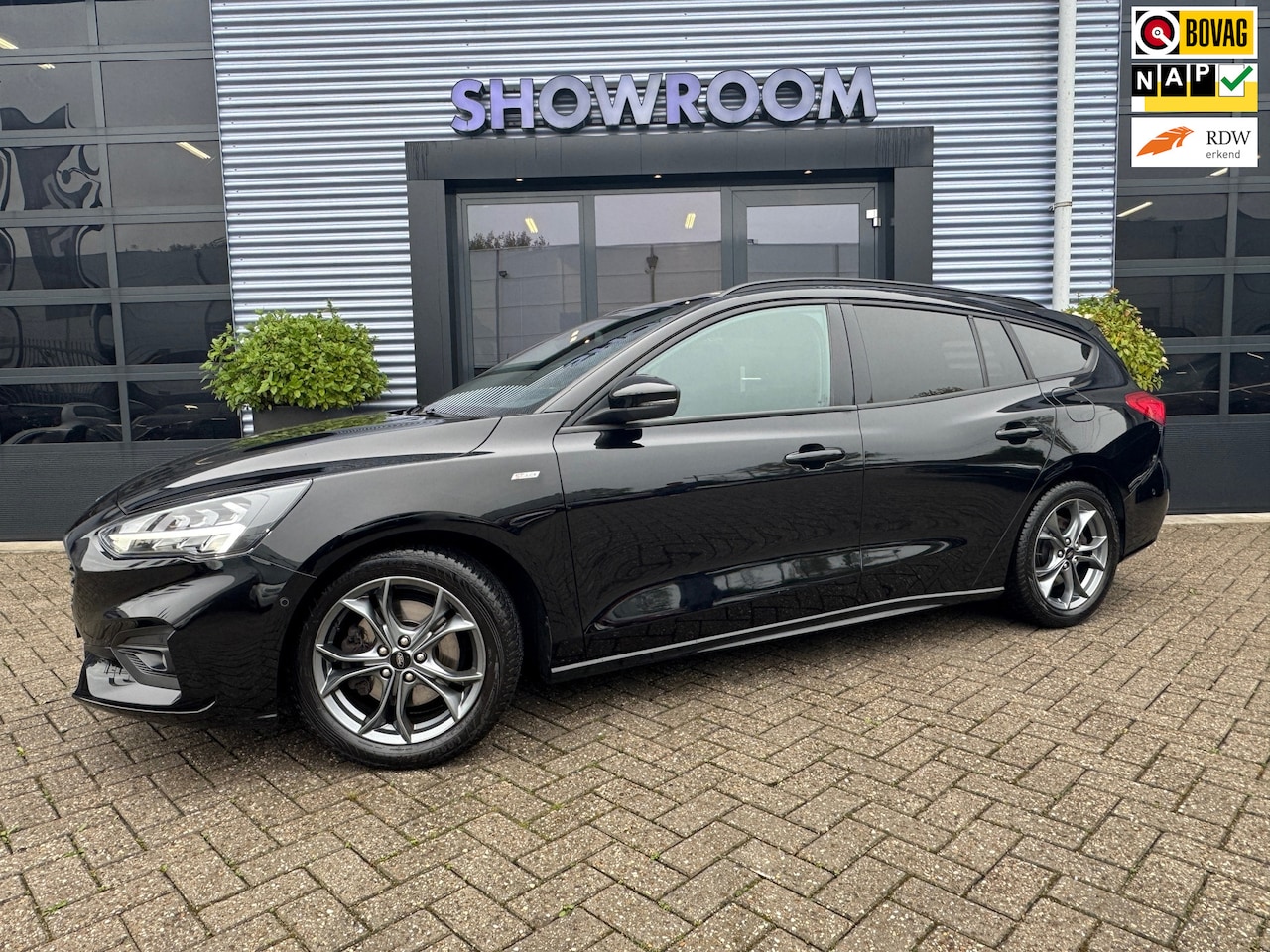 Ford Focus Wagon - 1.0 EcoBoost ST Line Automaat|Camera|Apple Carplay|Stoel en Stuurverwarming - AutoWereld.nl
